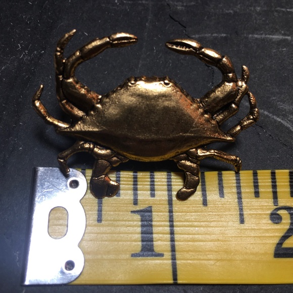 Brass crab 🦀 summer beach statement earrings! - Picture 4 of 6